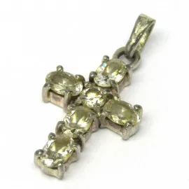 Stříbrný přívěsek kříž s topazy