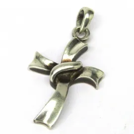 Stříbrný přívěsek kříž