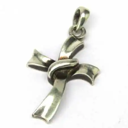 Stříbrný přívěsek kříž