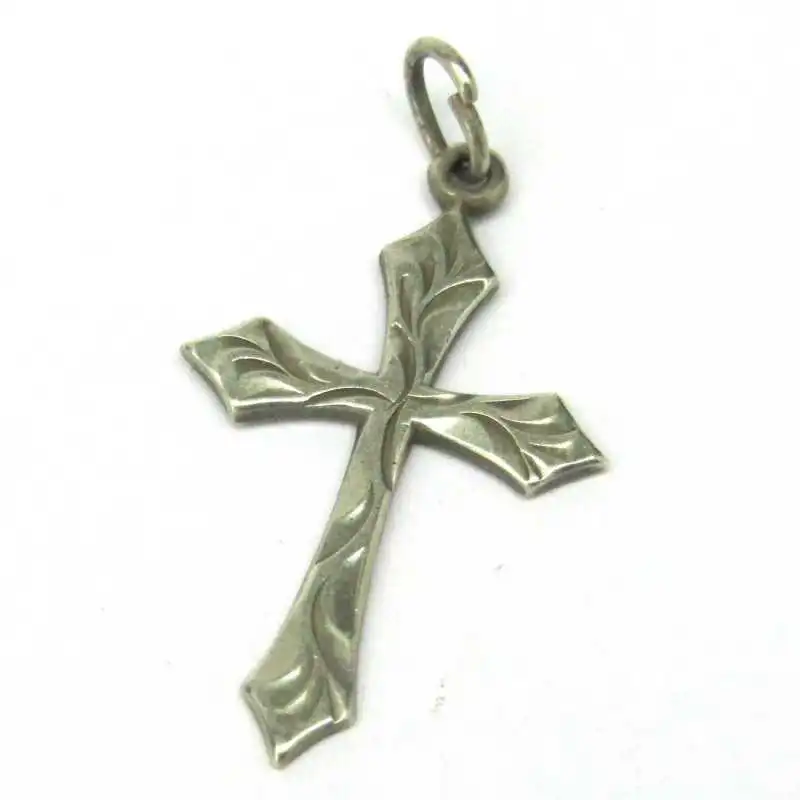 Stříbrný přívěsek kříž