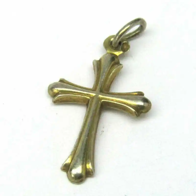 Stříbrný přívěsek kříž