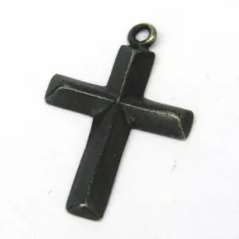 Stříbrný přívěsek kříž