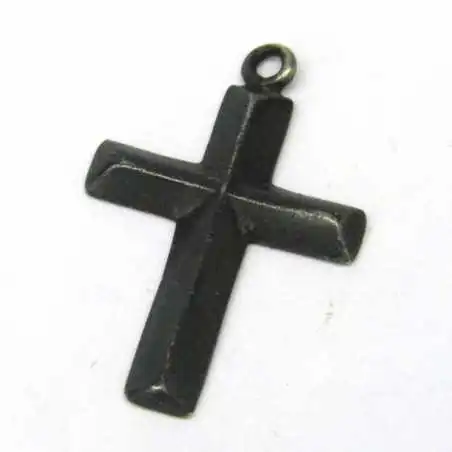 Stříbrný přívěsek kříž