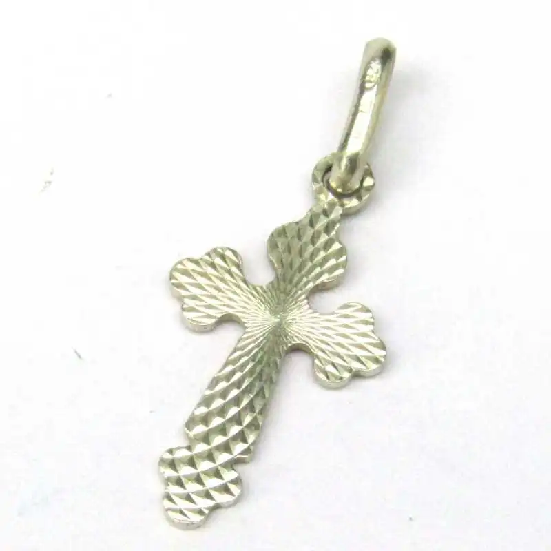 Stříbrný přívěsek kříž