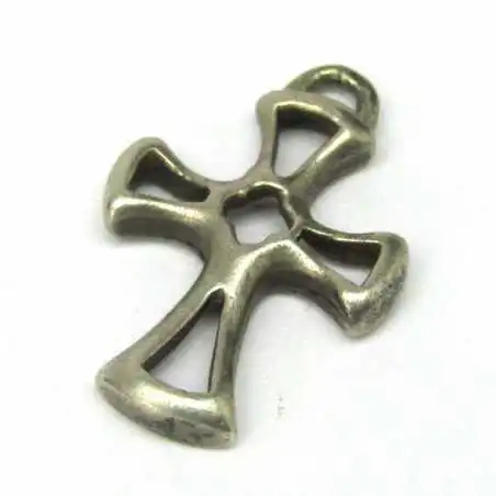 Stříbrný přívěsek kříž