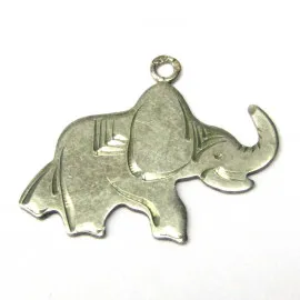 Stříbrný přívěsek slon