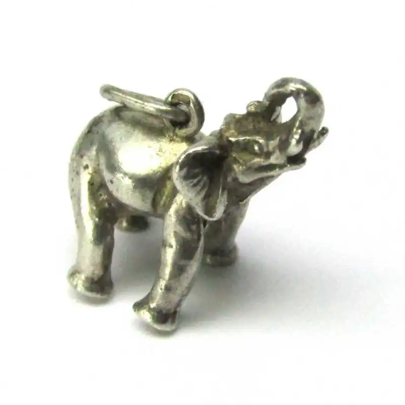 Stříbrný přívěsek slon