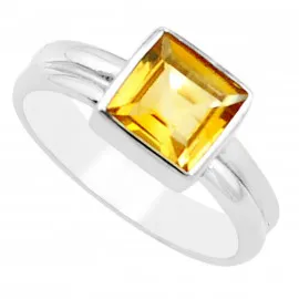 Stříbrný prsten s citrínem