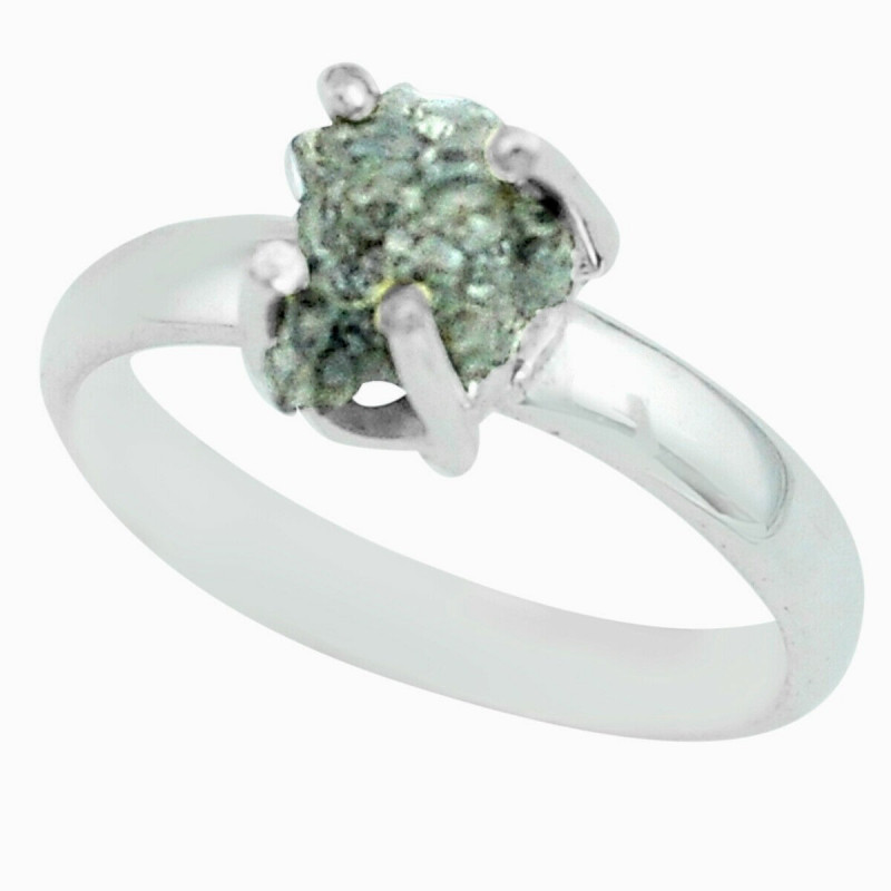 Stříbrný prsten s diamantem 3 kt
