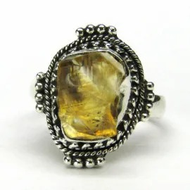 Stříbrný prsten s citrínem