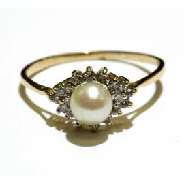 14 kt zlatý prsten s perlou a brilianty