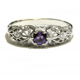 Prsten s ametystem a brilianty s obsahem zlata