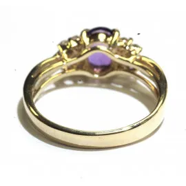 14 kt zlatý prsten s ametystem a brilianty