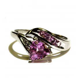 Prsten se safírem a brilianty s obsahem zlata