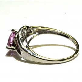 Prsten se safírem a brilianty s obsahem zlata