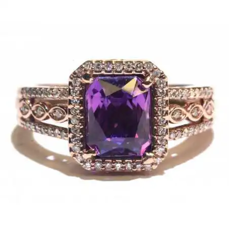 Prsten s ametystem a brilianty s obsahem zlata