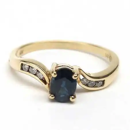 14 kt zlatý prsten se safírem a brilianty