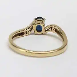 14 kt zlatý prsten se safírem a brilianty