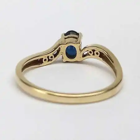 14 kt zlatý prsten se safírem a brilianty