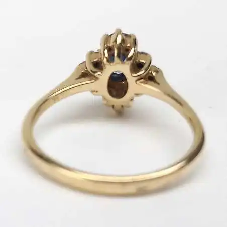 14 kt zlatý prsten se safírem a brilianty