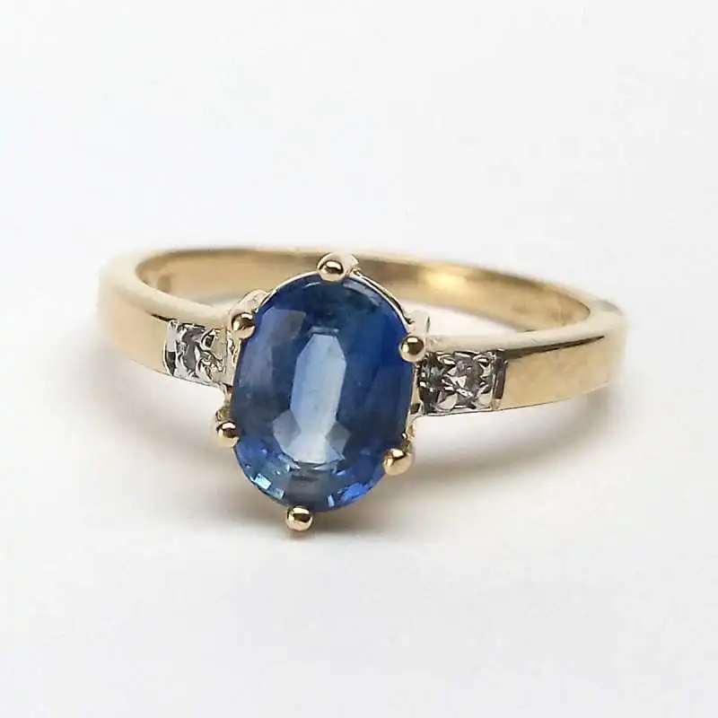 14 kt zlatý prsten se spinelem