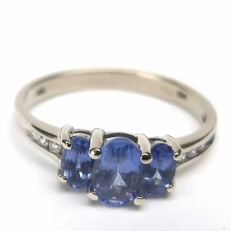 14 kt zlatý prsten s tanzanity a brilianty