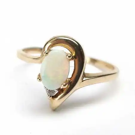 14 kt zlatý prsten s opálem a brilianty