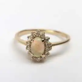 14 kt zlatý prsten s opálem a brilianty