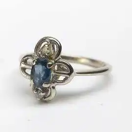 Starožitný prsten se safírem a brilianty s obsahem zlata