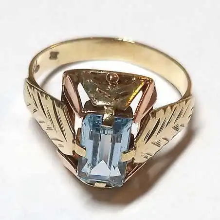 14 kt zlatý prsten s topazem