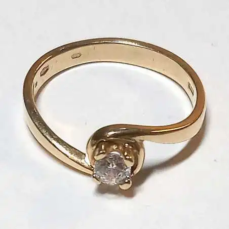 14 kt zlatý prsten se zirkonem