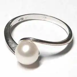 14 kt zlatý prsten s perlou