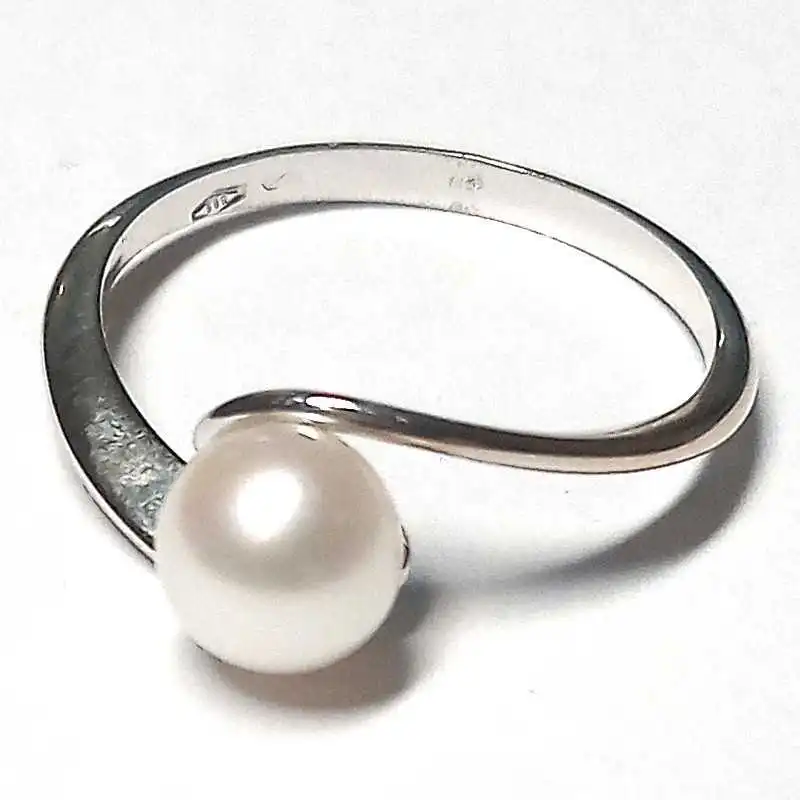 14 kt zlatý prsten s perlou