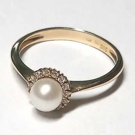 14 kt zlatý prsten s perlou a brilianty