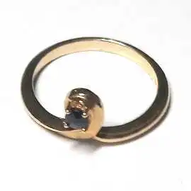 14 kt zlatý prsten s českým granátem