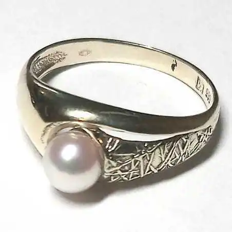14 kt zlatý prsten s perlou