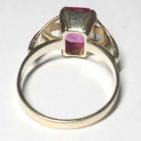 14 kt zlatý prsten se spinelem