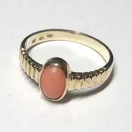 14 kt zlatý prsten s mořským korálem