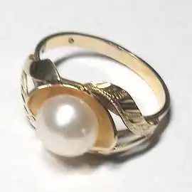 14 kt zlatý prsten s perlou