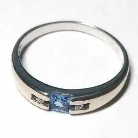 14 kt zlatý prsten s topazem