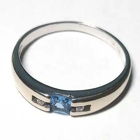 14 kt zlatý prsten s topazem