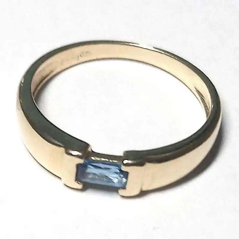 14 kt zlatý prsten se spinelem