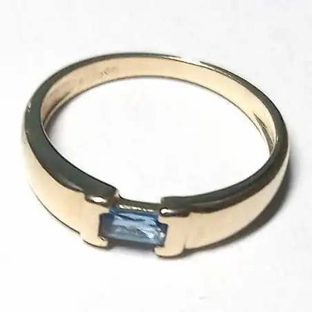 14 kt zlatý prsten se spinelem