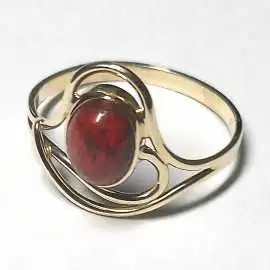 14 kt zlatý prsten s mořským korálem