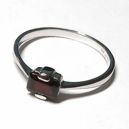 14 kt zlatý prsten s almandínem