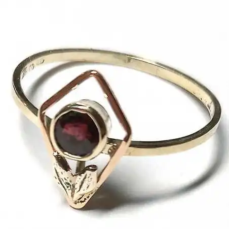 14 kt zlatý prsten s almandínem