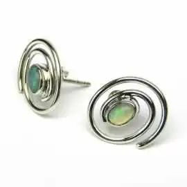 Stříbrné naušnice s opálem