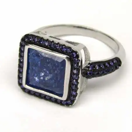 Stříbrný prsten se zirkony