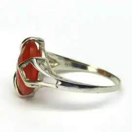 Stříbrný prsten s karneolem