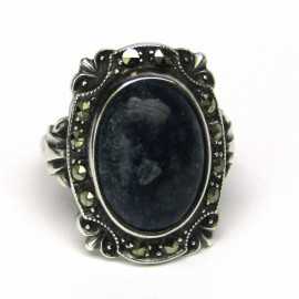 Stříbrný prsten s lapis lazuli